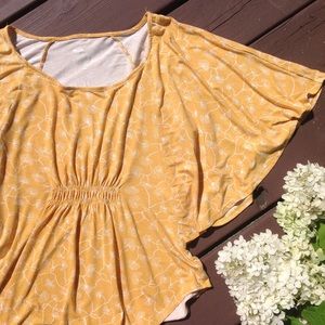 Flowing Yellow Top size Medium